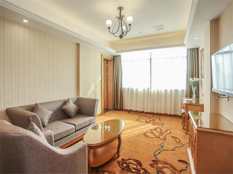 Vienna Hotel Fuzhou Linchuan Avenue Екстериор снимка
